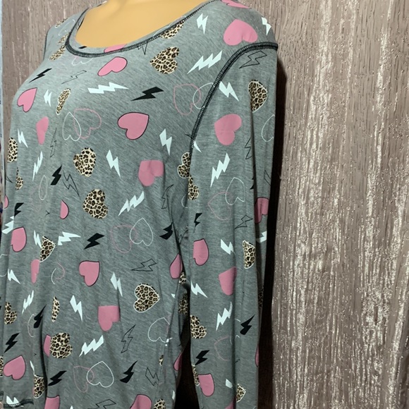Torrid Top Sleepwear Gray Pink Hearts 2 2X 18-20🌀 - Picture 7 of 15